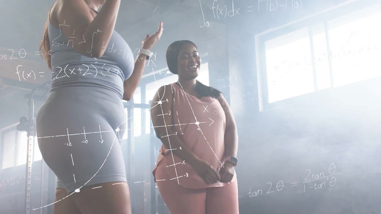 Femme en rose tapotant un appareil au poignet et femme en bleu préparant son entraînement, tandis que des graphiques de fitness augmentent
