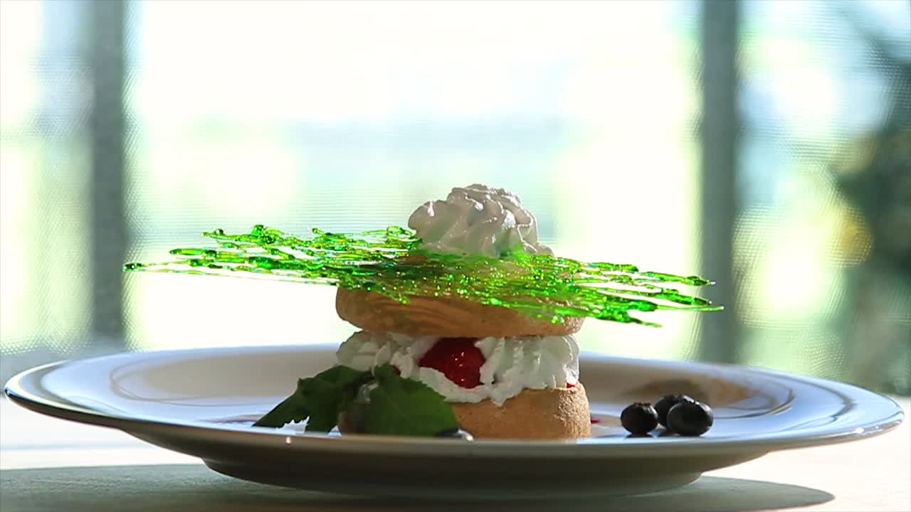 우아한 딸기 디저트