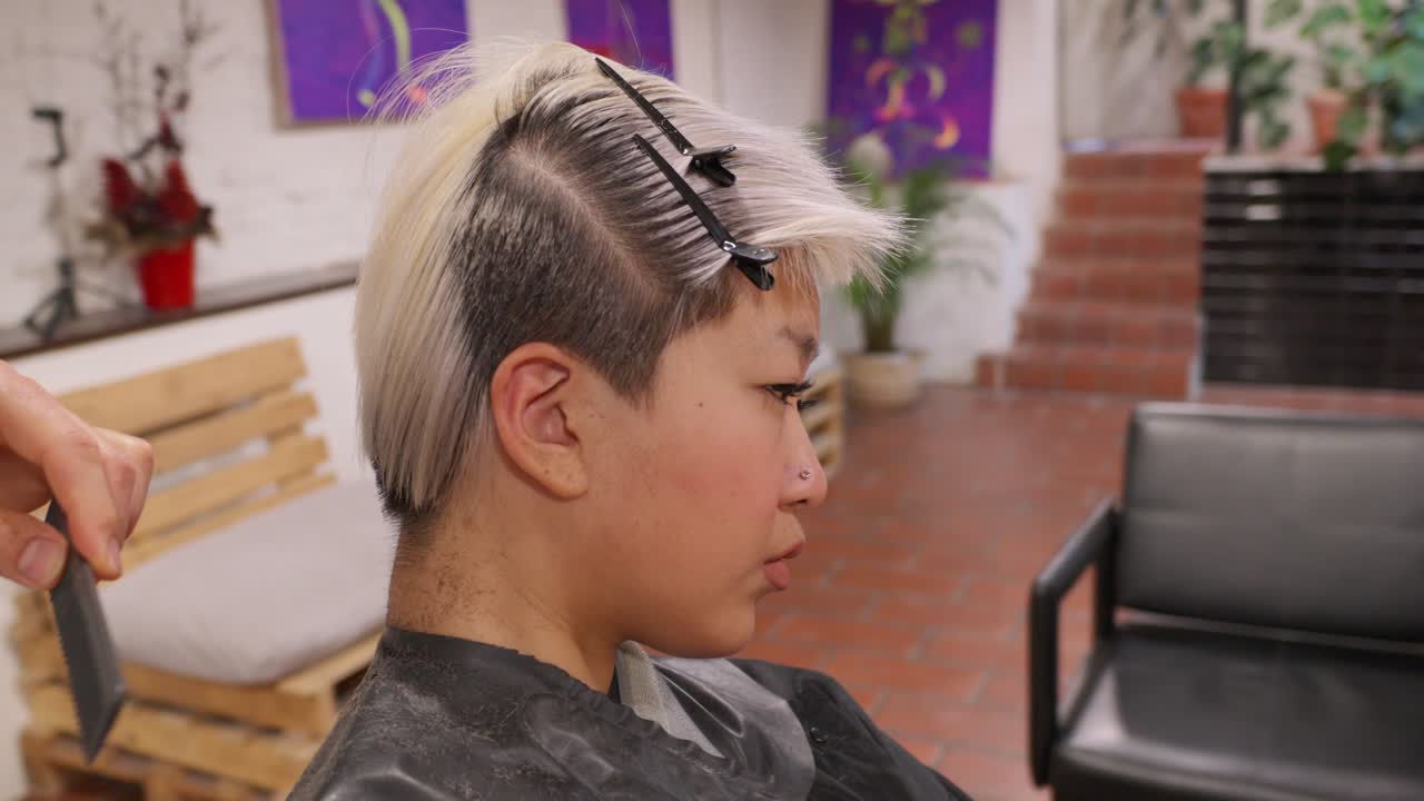 corte de pelo en un salón