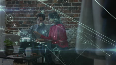 animación de la red de conexiones sobre personas de negocios en la oficina