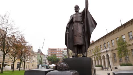 Footage-from-a-statue-of-Hungary's-first-King-at-Debrecen-Square-Canon-6D-mark-II