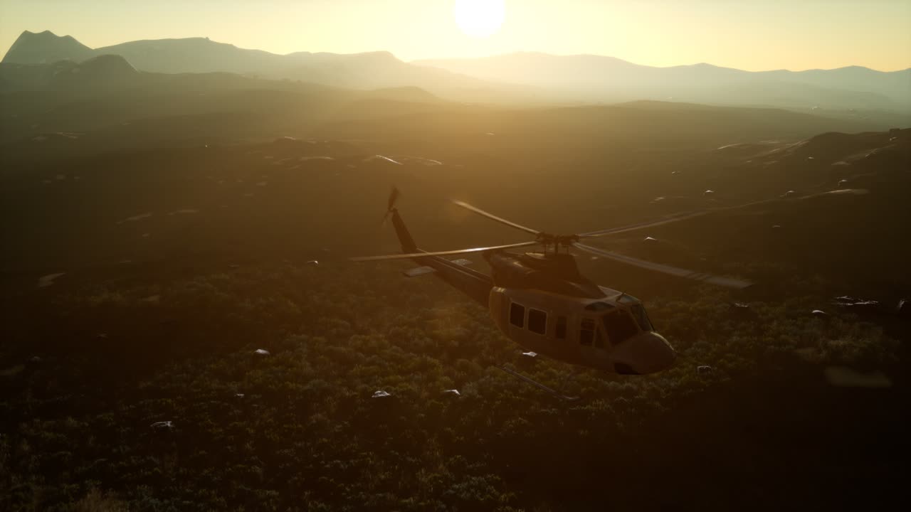 helicóptero militar de los estados unidos en vietnam.