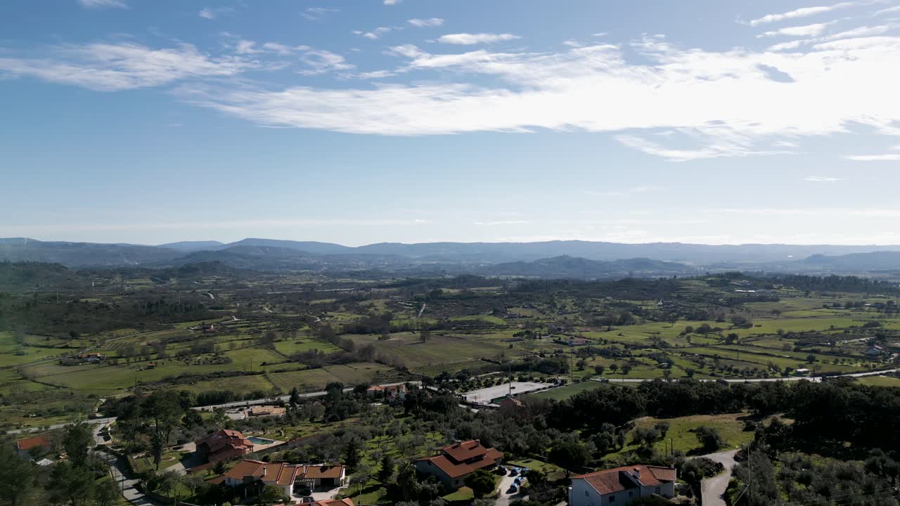 el panorama del paisaje de belmonte, castelo branco, portugal - desde el aire