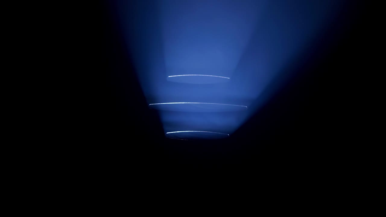 연기 배경에 빛이 있습니다.