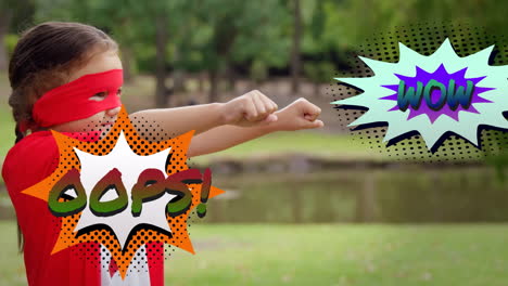 con disfraz de superhéroe, niño con oops! y wow animación de texto cómico en el parque
