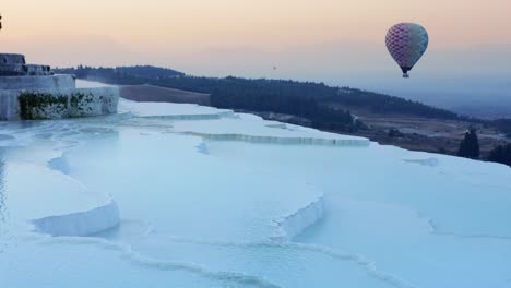 travertinos de pamukkale, imágenes cinematográficas de drones aéreos