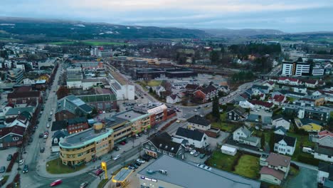 Tageszeitraffer-Der-Kleinen-Stadt-Hokksund-In-Viken,-Norwegen