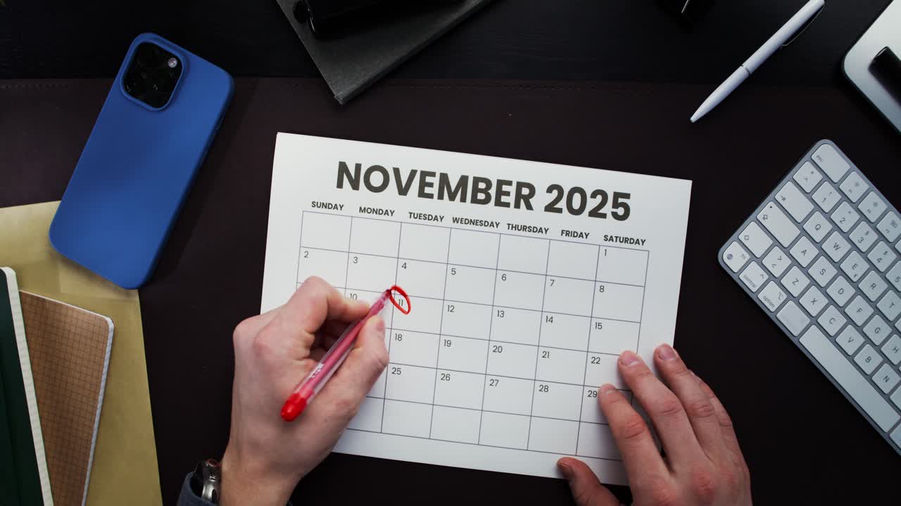 Marking Dates on November 2025 Calendar