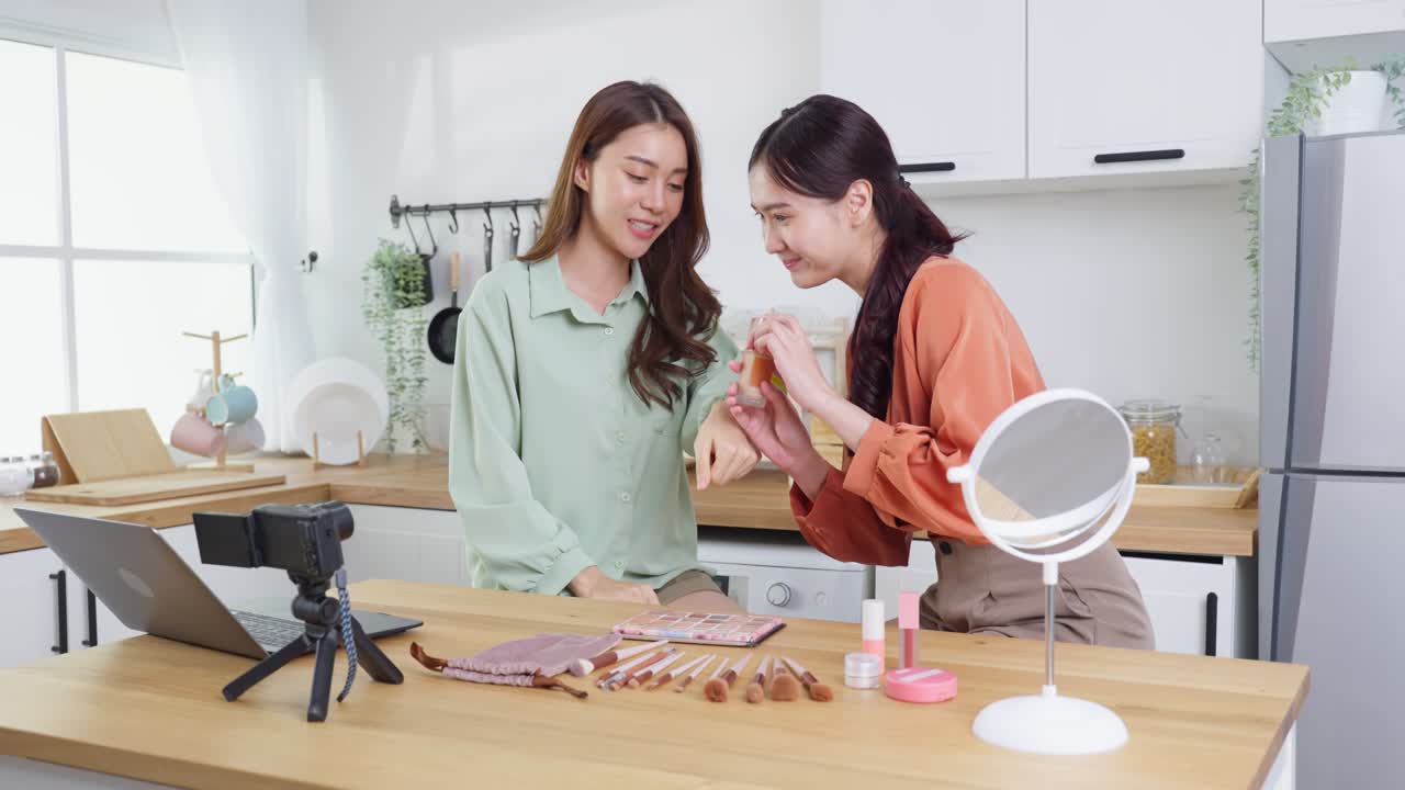 부에서 친구들과 함께 아름다움 튜토리얼