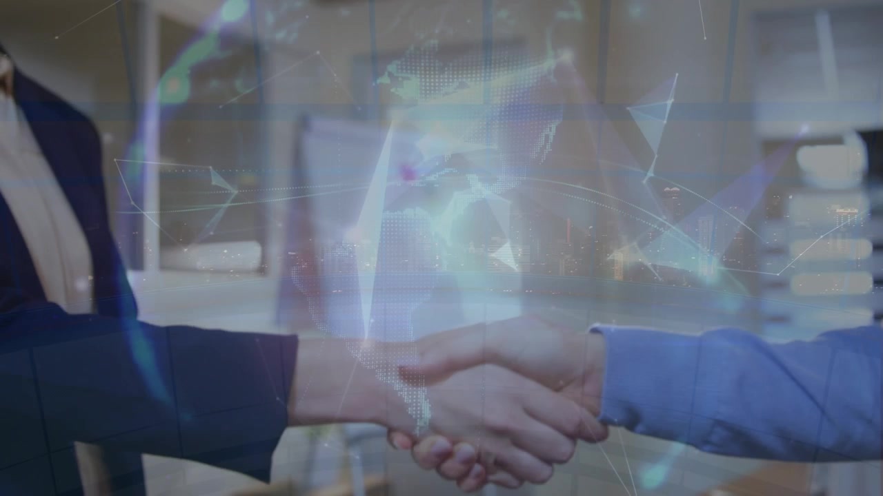 Professionisti d'affari che si stringono la mano con una sovrapposizione di rete globale digitale.