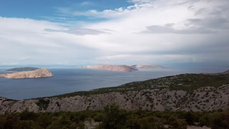 Mitten-In-Kroatien-Mit-Blick-Auf-Spektakuläre-Schären-Und-Inseln-An-Einem-Regnerischen-Tag