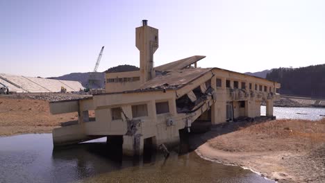 Ehemalige-Jugendherberge,-Die-Vor-Zehn-Jahren-Durch-Einen-Tsunami-Im-Osten-Japans-Zerstört-Wurde