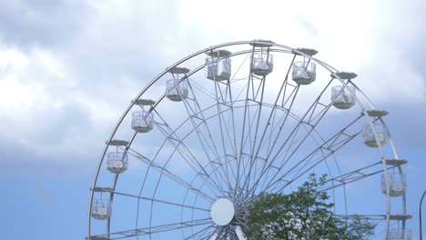 la rueda de ferris en 4k