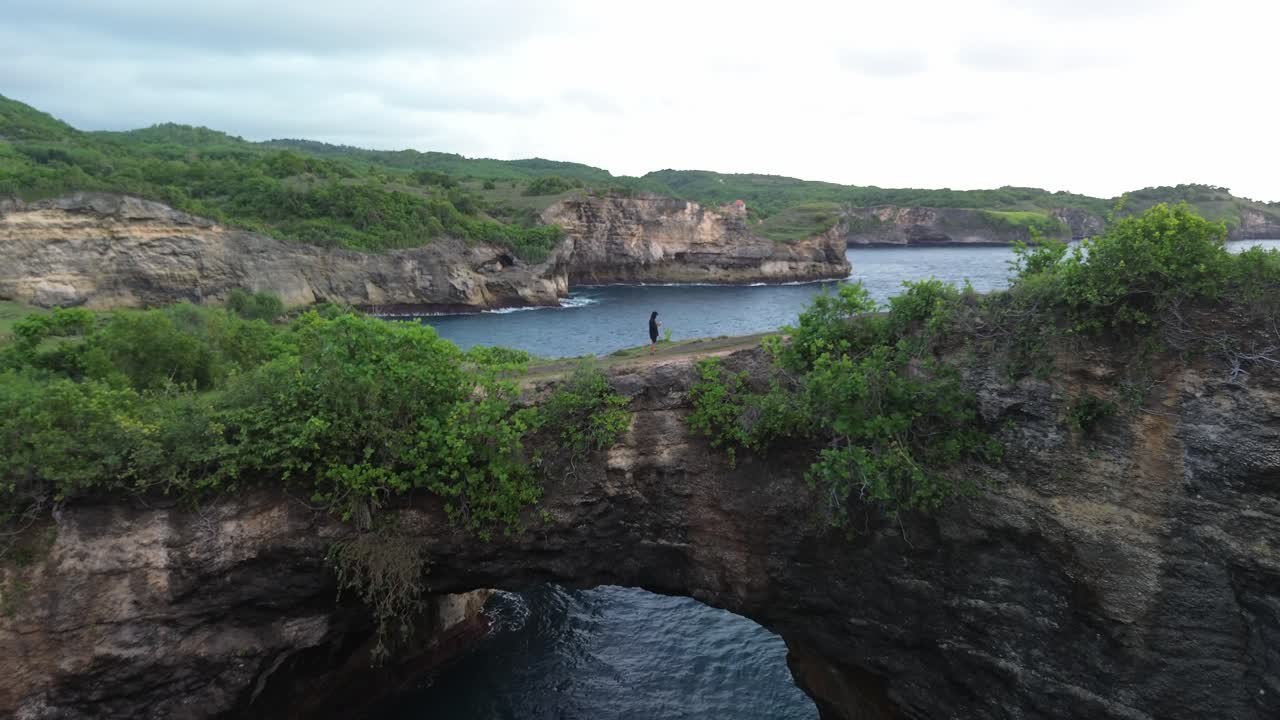 Broken Beach cliffs and ocean waves from a drone’s perspective