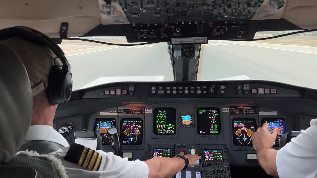 vista exclusiva de la cabina de un jet durante el despegue