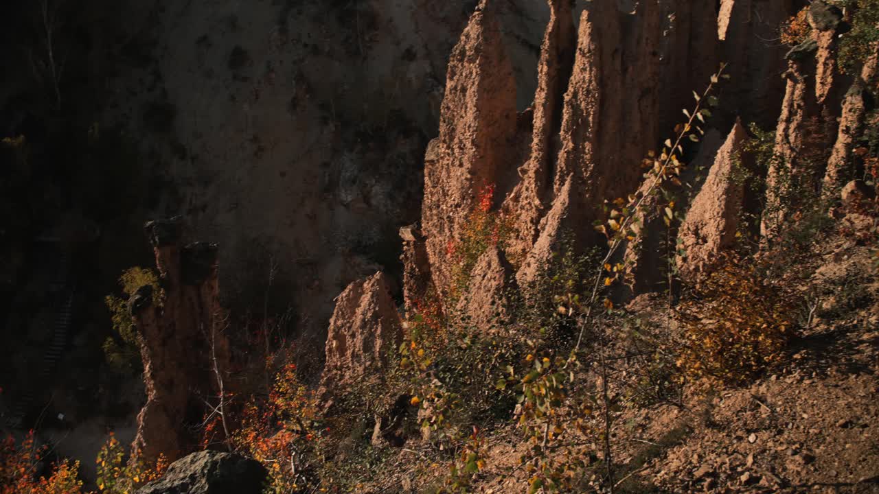 vista de las torres de roca de la ciudad de los diablos de formación rocosa