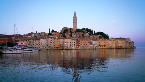 Rovinj,-Kroatien---Wunderschöne-Skyline-Der-Stadt