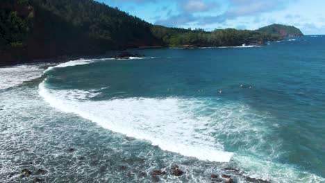 el área del parque de la playa de koki, hana, maui, hawai, estados unidos