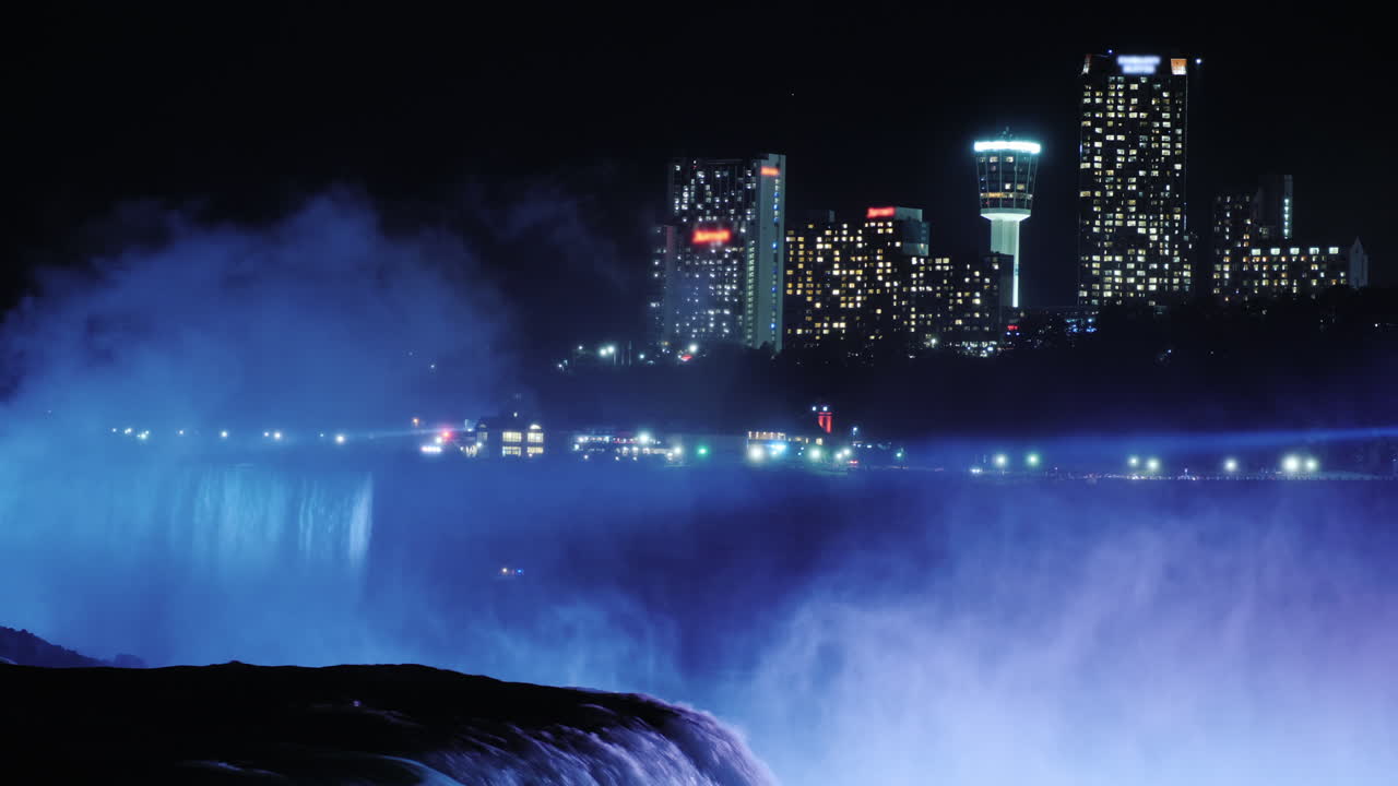 밤에 나이아가라 폭포 클리프톤 힐 도시 풍경