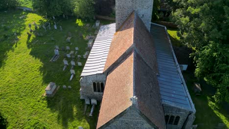 A-pull-out-shot-of-St-Andrew's-church-in-Wickhambreaux,-pulling-out-to-reveal-the-whole-church