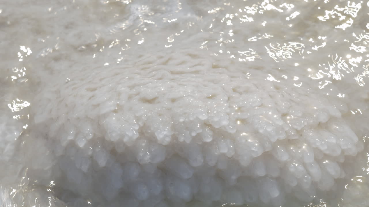 죽은 바다 결정 소금 형성