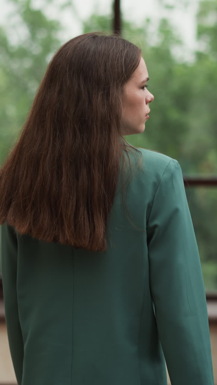 일련의 규제 실패는 여성 노동자의 낙관주의를 억제하고 다가오는 프로젝트의 생존 가능성에 의문을 제기합니다.