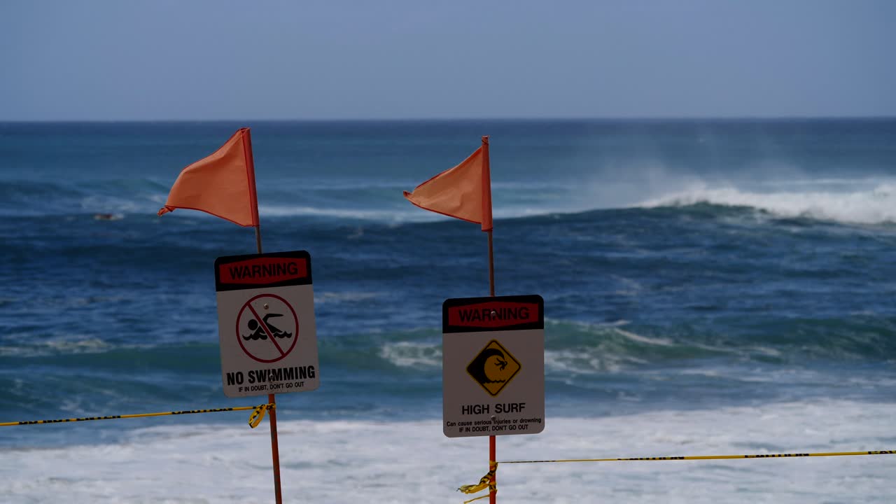 surfing in hawaii with no swim and high surf signs