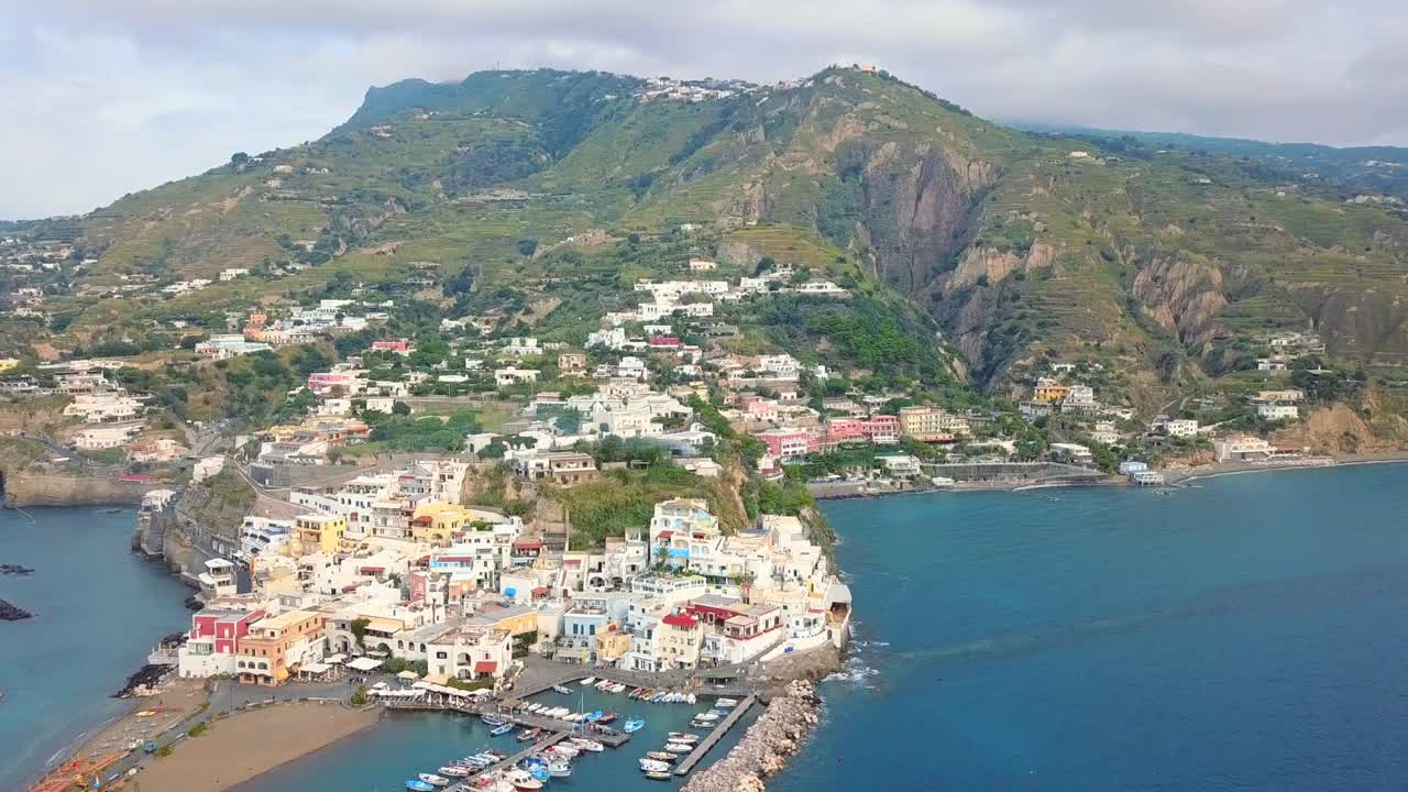 ischia, 이탈리아의 산트 안젤로 베이