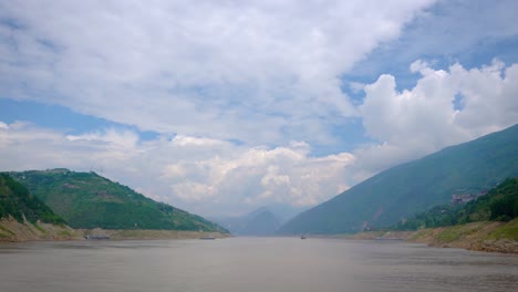 stunning view of the yangtze river in china