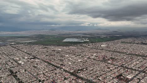 imágenes de drones de nezahualcoyotl y ecatepec, suburbios de la ciudad de méxico