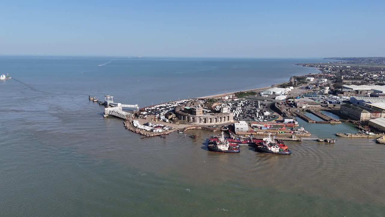 Garrison Point Isle of Sheppey Kent Regno Unito Ripresa aerea panoramica con drone