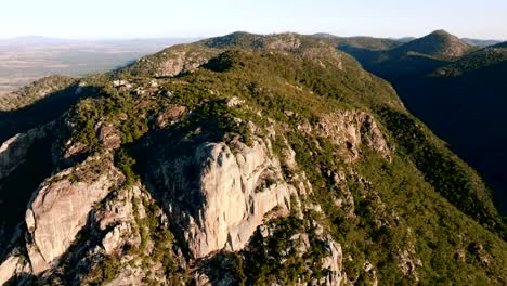 Showcasing-the-green-peaks-of-the-outback-in-Queensland,-Australia