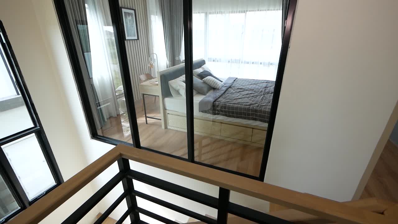 Modernes und stilvolles Treppenpodest-Design für Zuhause