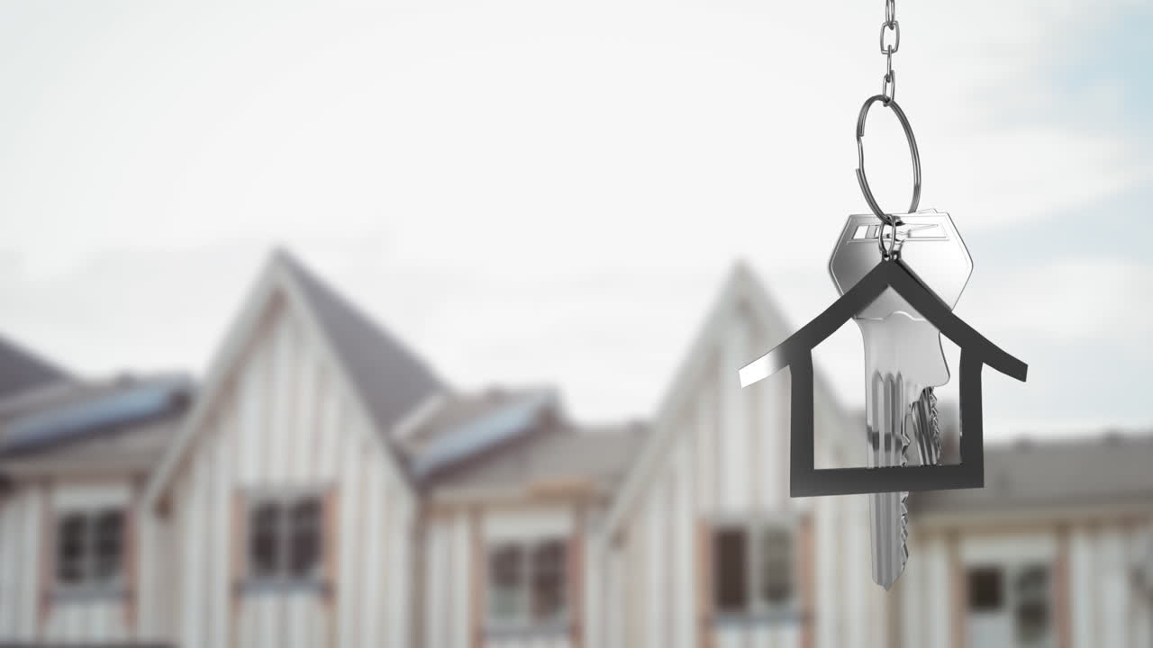 las llaves de la casa y el llavero colgando fuera de foco de la casa 4k