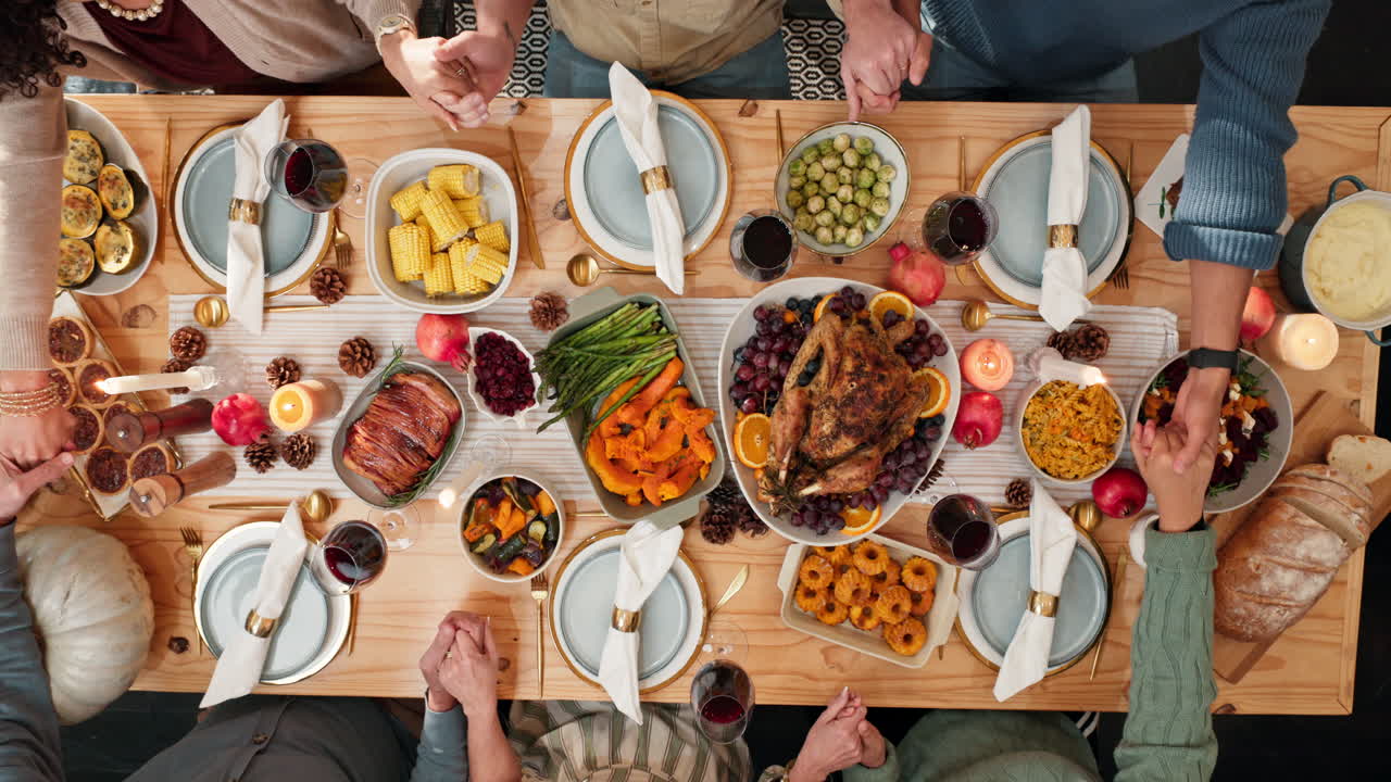 Thanksgiving Dinner with Family and Friends