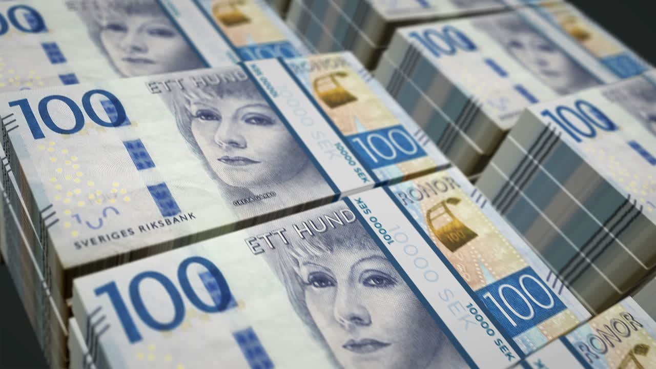 스웨덴 크로네 지폐는 완벽한 루프로 포장되어 있습니다.