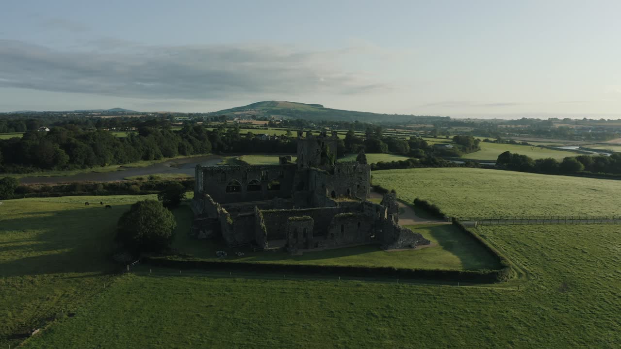 조감도, 팬,던브로디 수도원은 아일랜드 웩스포드 카운티에 있는 전 시토회 수도원입니다.