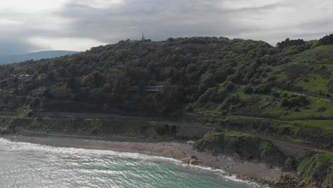disparo constante de drones de kiliney hill en un día soleado