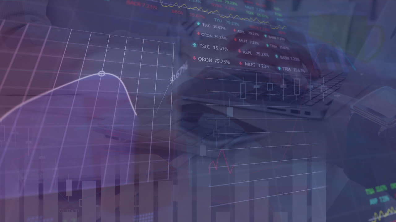 animazione dell'elaborazione dei dati finanziari su diverse donne utilizzando il portatile