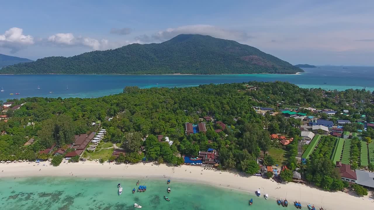 코 리페 섬 과 코 아단 섬 의 공중 사진