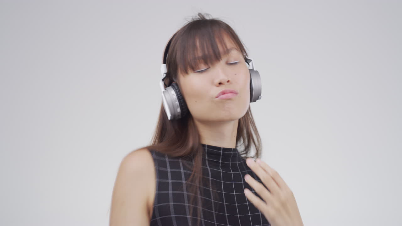 음악을 들려주세요.