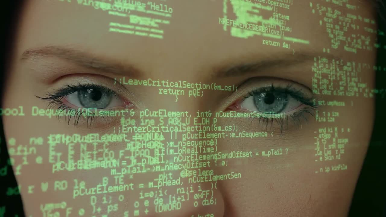 animación del procesamiento de datos sobre la mujer caucásica