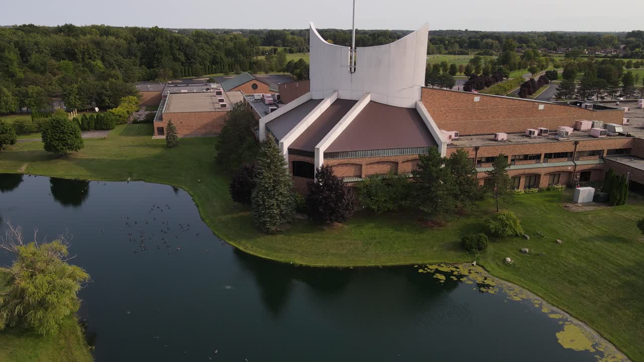 미시간의 거대한 기독교 교회, 공중 드론 뷰