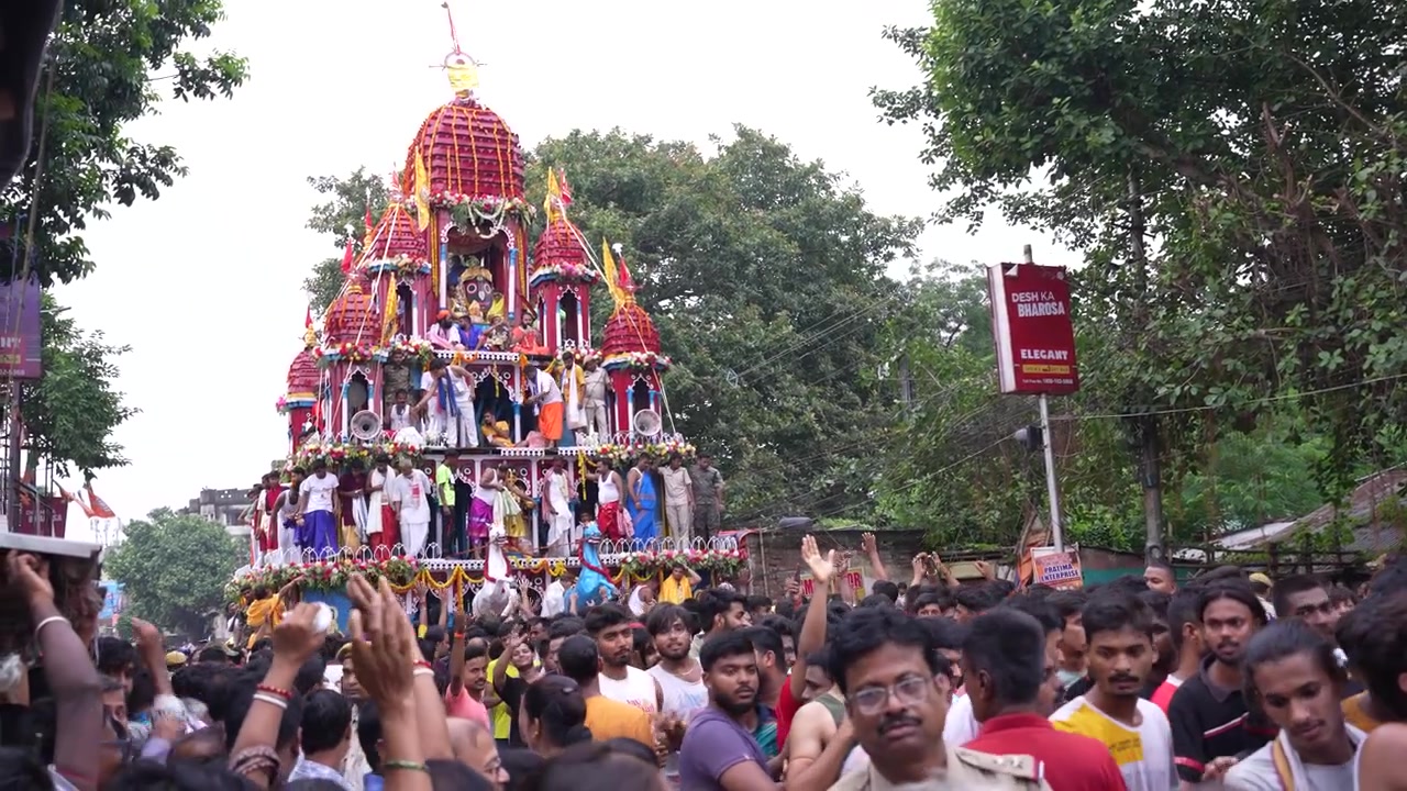 Mahesh Rath Yatra is second-oldest charriot festival in world after Puri. Celebrated since 1396 CE in Serampore, it features a massive 50-foot, 125-ton iron chariot.