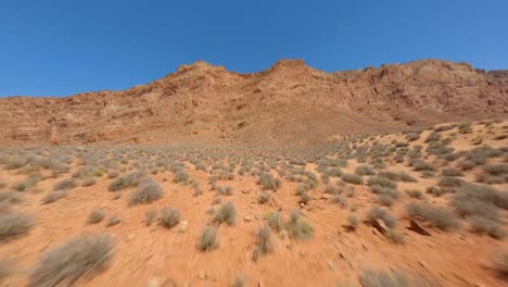fpv drone volando en antelope pass vista paisaje desértico en arizona