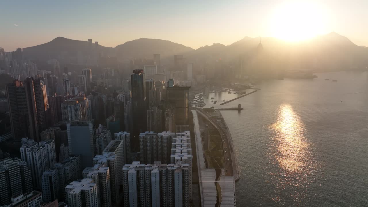 imágenes aéreas en 4k de la ciudad de hong kong al atardecer