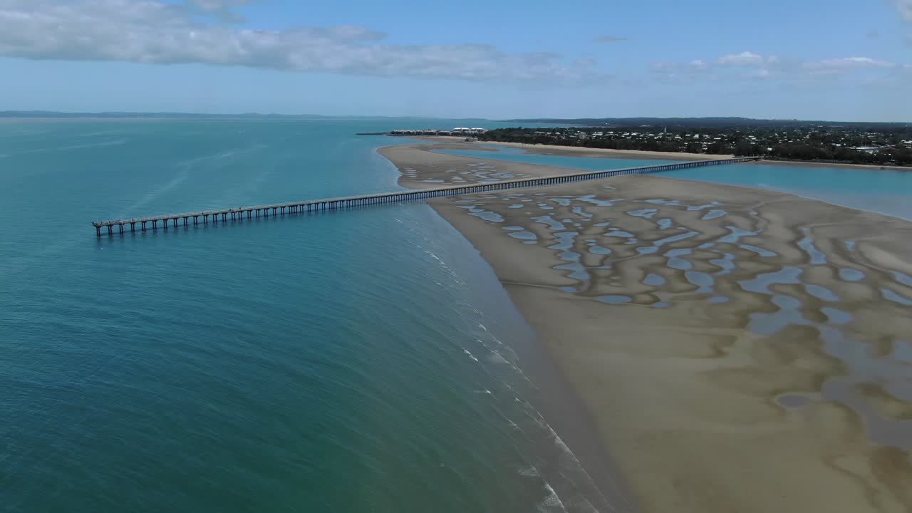 썰물 때 우랑간 보행자 부두, 호주 퀸즐랜드의 허비 베이