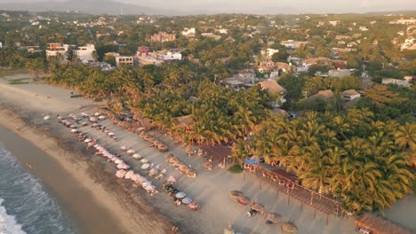 aerial de la punta en la playa de zicatela puerto escondido méxico costa de oaxaca lugar de surf destino de viaje al atardecer