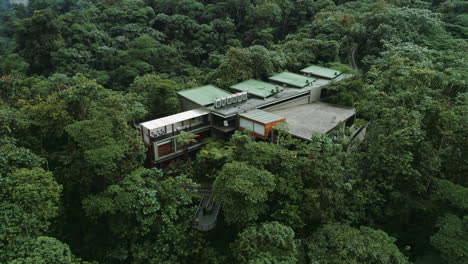 mashpi lodge luxury hotei n the middle of the jungle in the choco region of ecuador