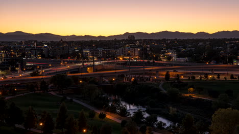 Lapso-De-Tiempo-Al-Atardecer-En-Denver,-Colorado